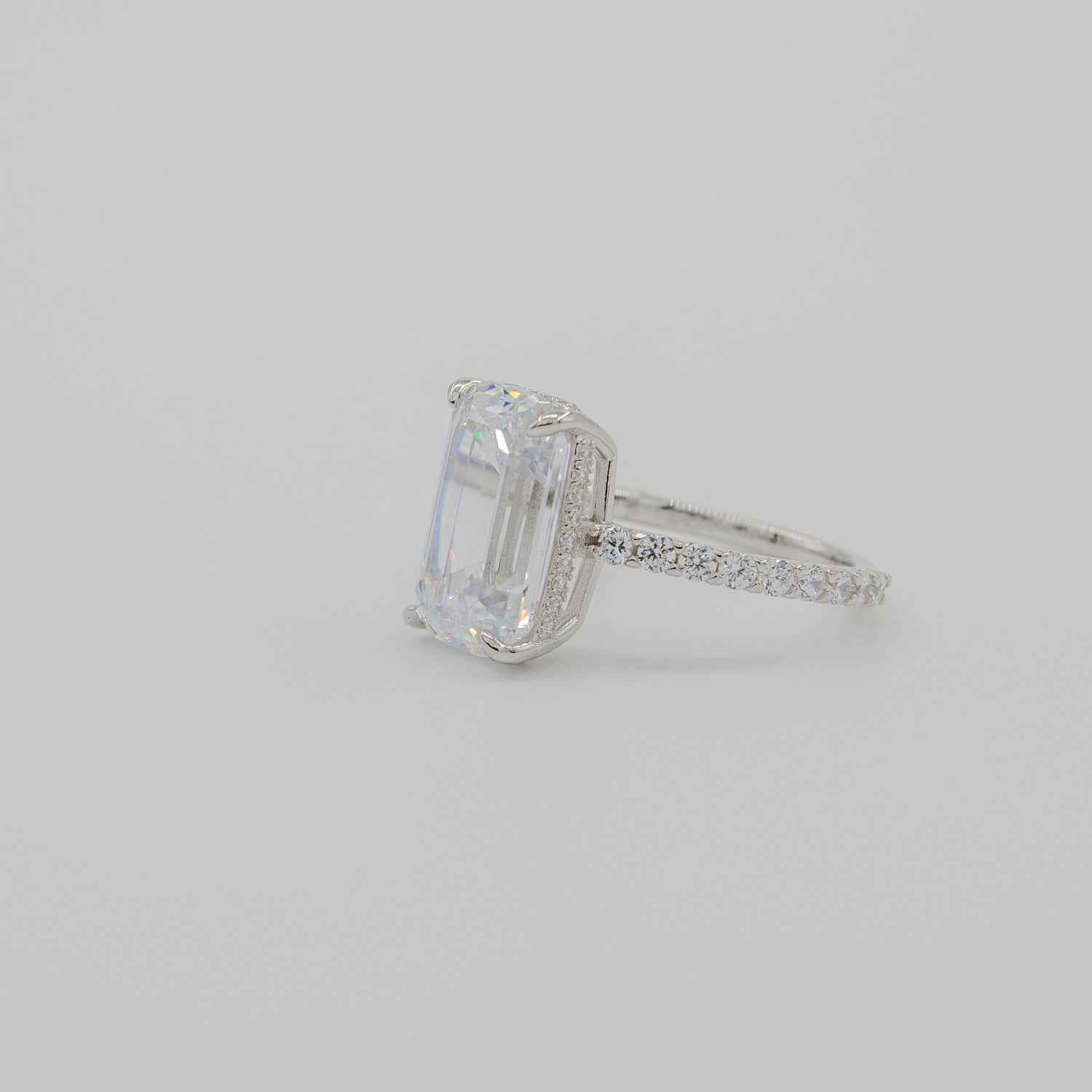 ETHER | 925 Ayar Gümüş Zümrüt Kesim (Emerald Cut) Tam Tur Taşlı Tektaş Yüzük