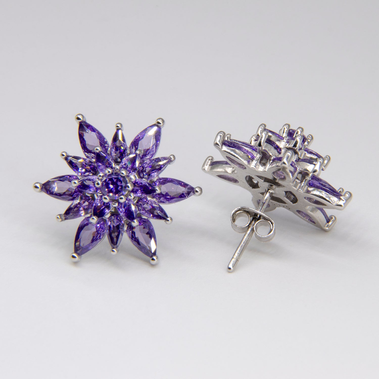 LOTHEA VIOLET MINI | 925 Ayar Gümüş Mor Taşlı Lotus Çiçek Formlu Küpe